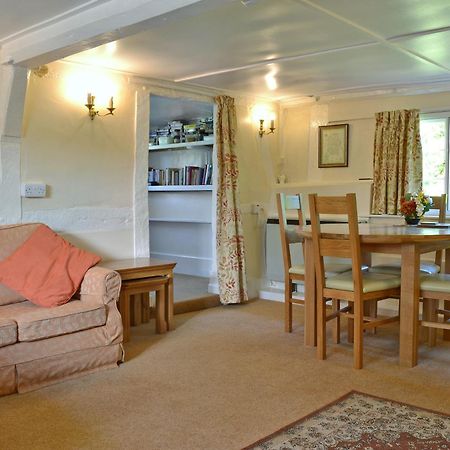 October Cottage Collingbourne Kingston Екстериор снимка